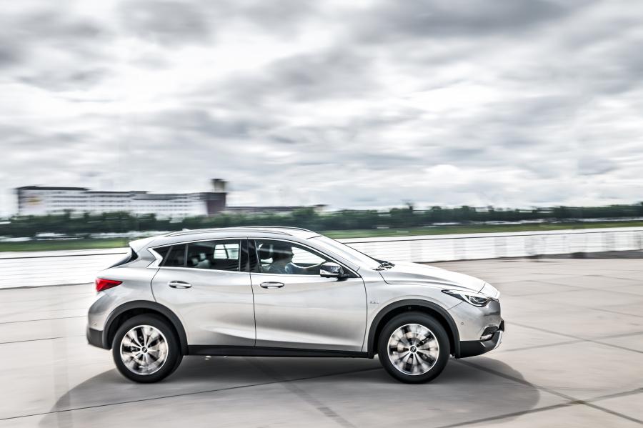  Infiniti QX30 2.2d AWD 2016 года  (WW) (фото 20 из 38)